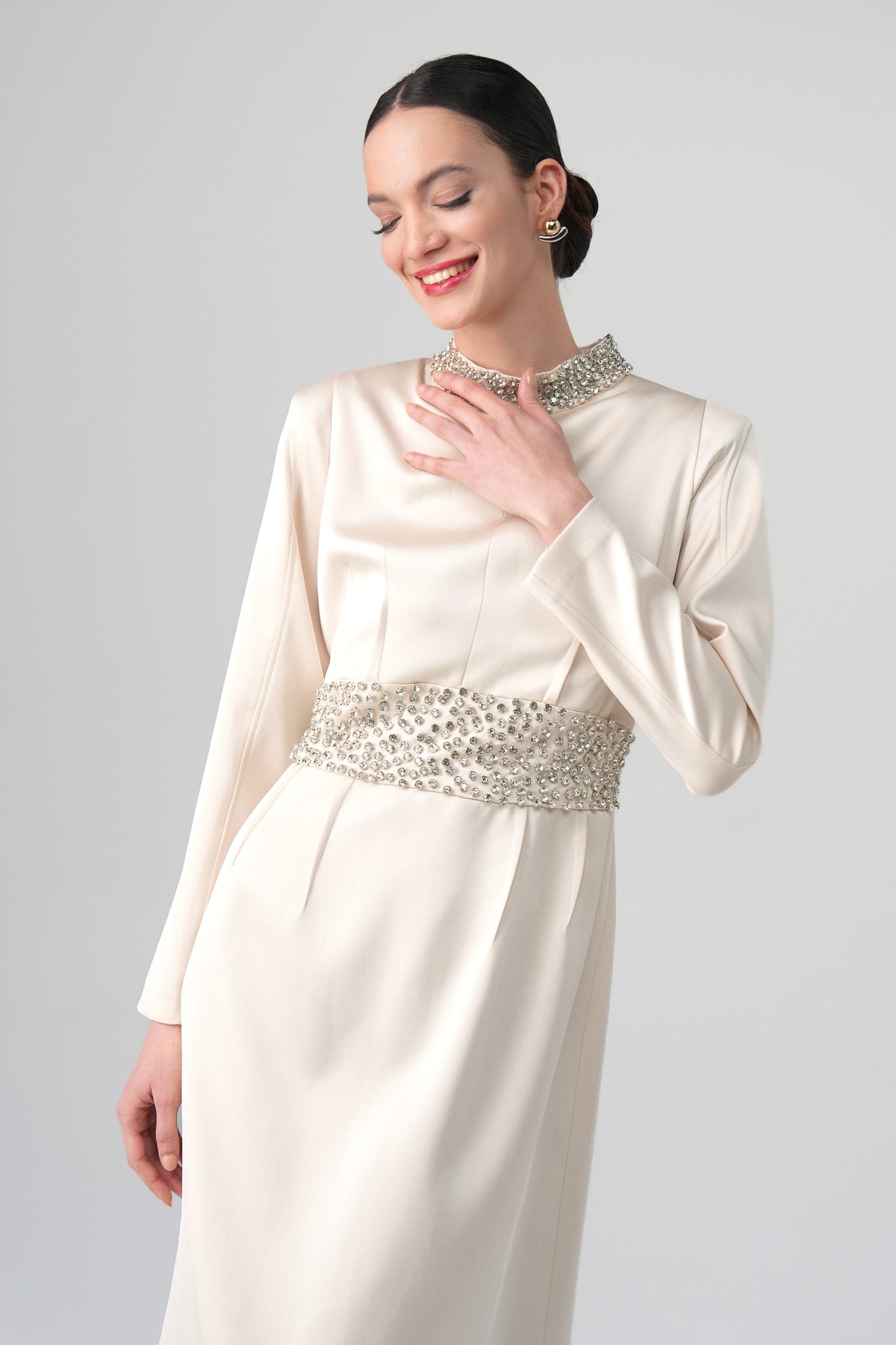 Kum Işığı Taşlı Elbise Ekru