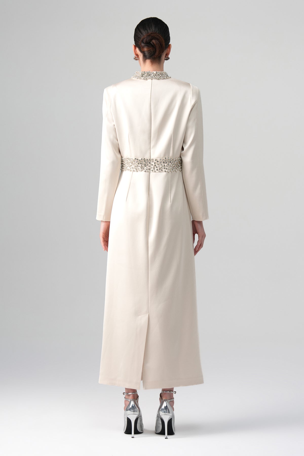 Kum Işığı Taşlı Elbise Ekru