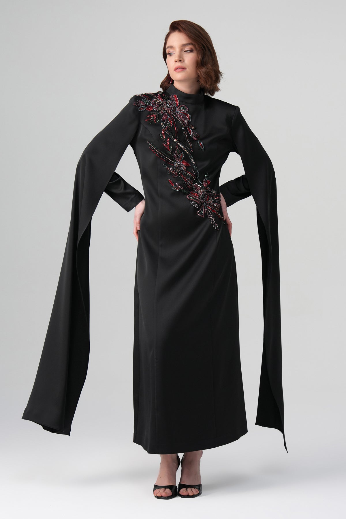 Zafira Çift Kollu Nakışlı Elbise Siyah